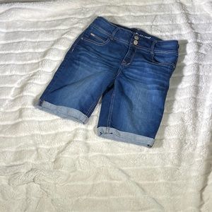 Mid Cuffed Blue Shorts